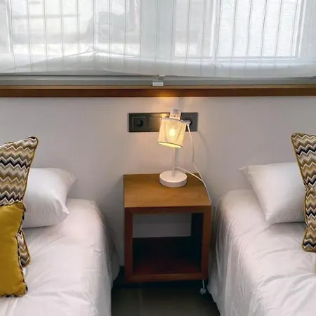 Marina Suites 7 *